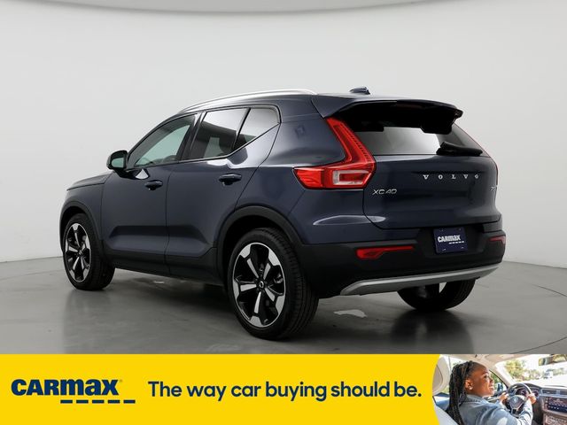 2022 Volvo XC40 Momentum