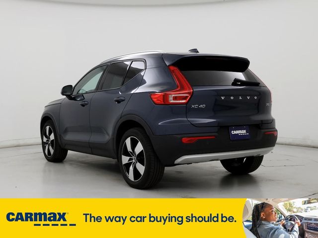 2022 Volvo XC40 Momentum