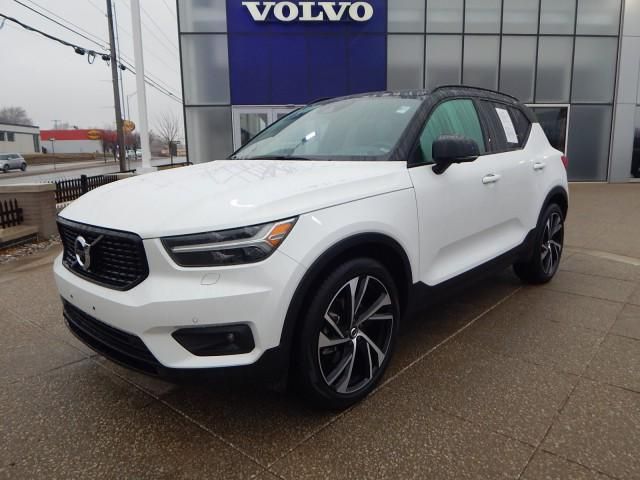 2022 Volvo XC40 R-Design