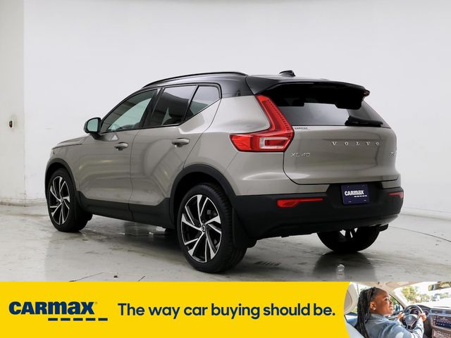 2022 Volvo XC40 R-Design