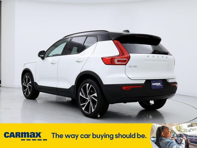 2022 Volvo XC40 R-Design