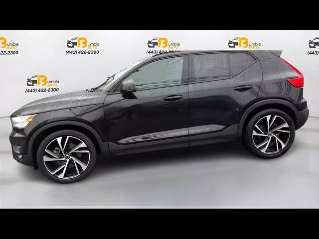 2022 Volvo XC40 R-Design