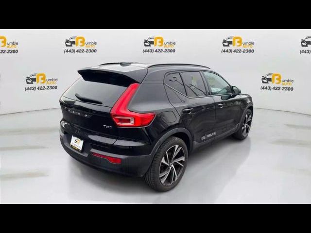 2022 Volvo XC40 R-Design