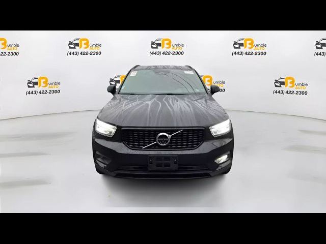 2022 Volvo XC40 R-Design