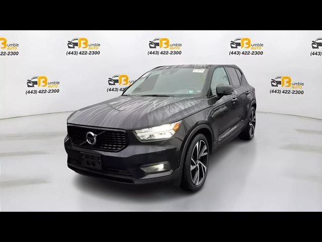 2022 Volvo XC40 R-Design