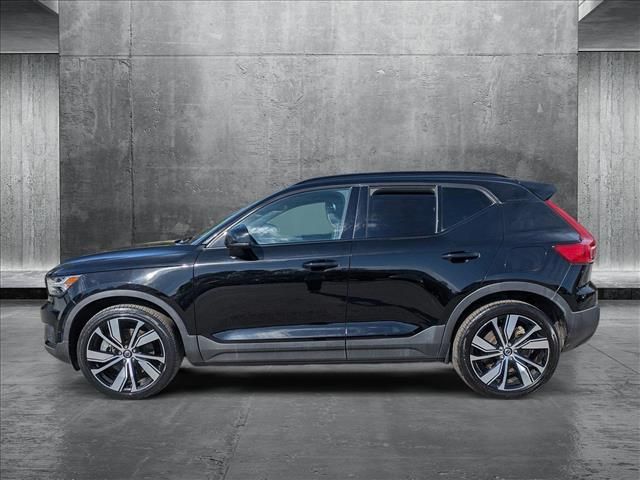 2022 Volvo XC40 Recharge Pure Electric Twin Plus