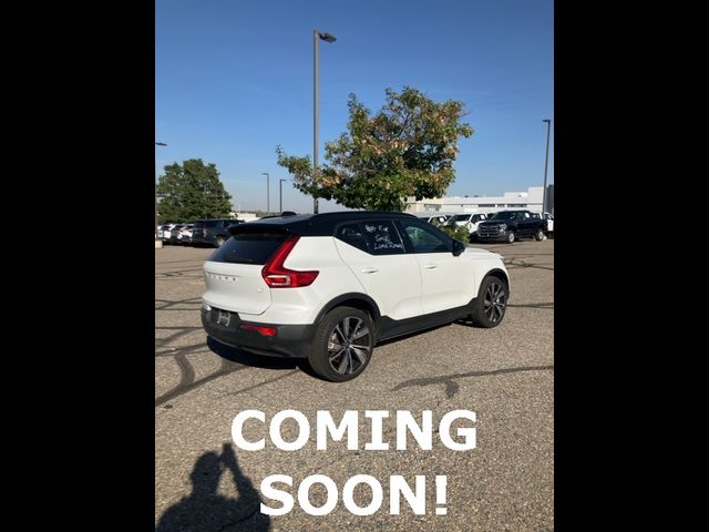 2022 Volvo XC40 Recharge Pure Electric Twin Plus