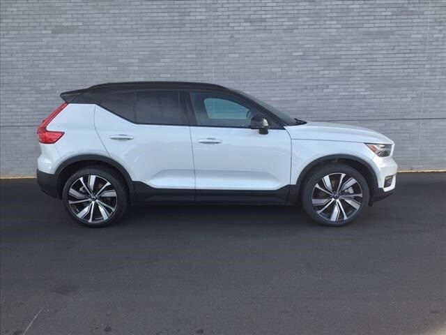 2022 Volvo XC40 Recharge Pure Electric Twin Plus