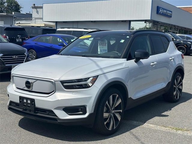 2022 Volvo XC40 Recharge Pure Electric Twin Plus