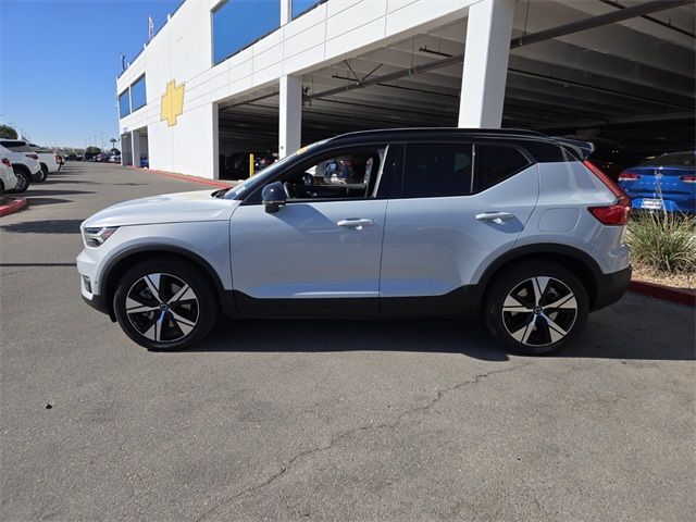 2022 Volvo XC40 Recharge Pure Electric Twin Plus