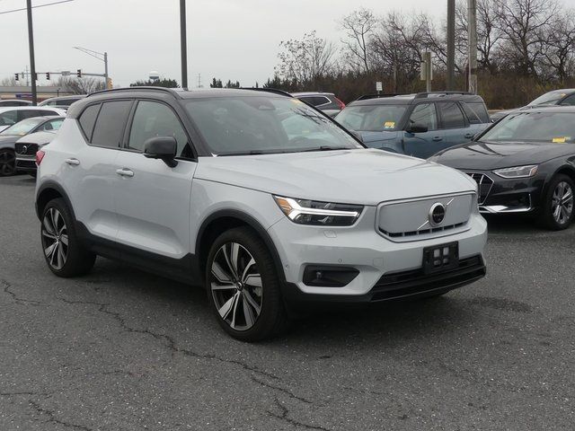 2022 Volvo XC40 Recharge Pure Electric Twin Plus