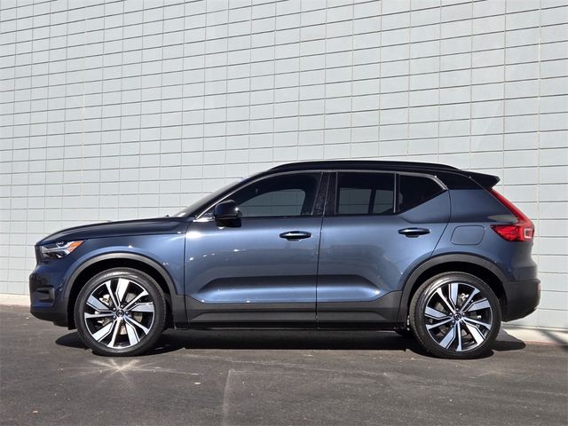 2022 Volvo XC40 Recharge Pure Electric Twin Plus