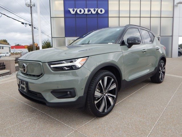 2022 Volvo XC40 Recharge Pure Electric Twin Plus