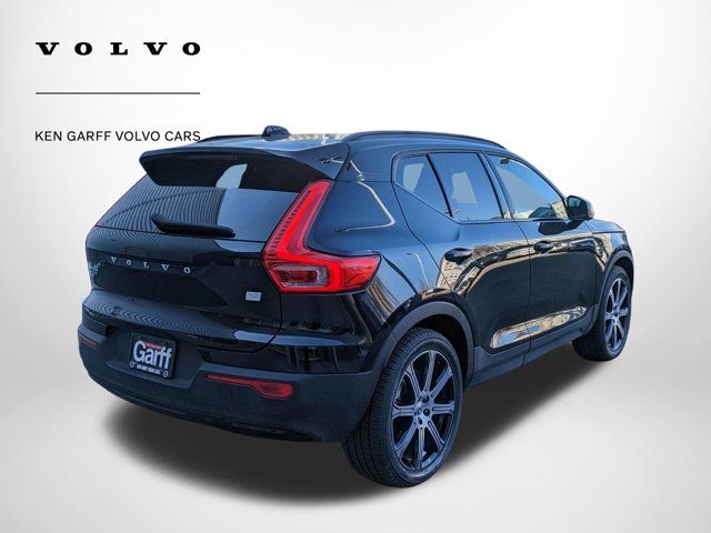 2022 Volvo XC40 Recharge Pure Electric Twin Plus