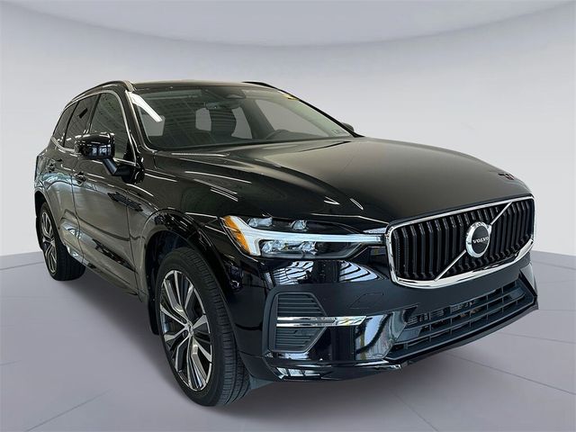 2022 Volvo XC60 Momentum