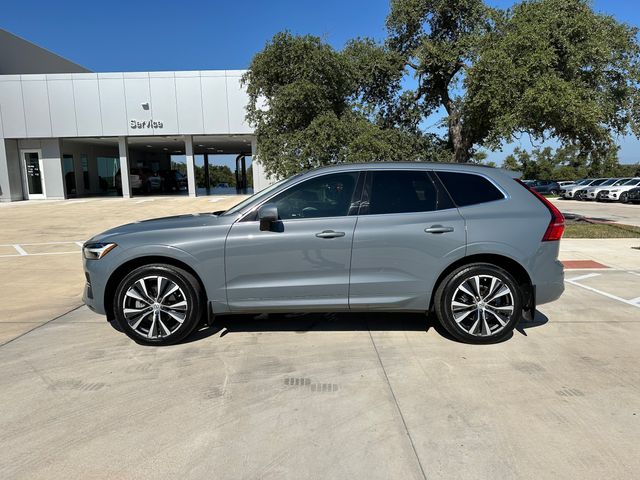 2022 Volvo XC60 Momentum