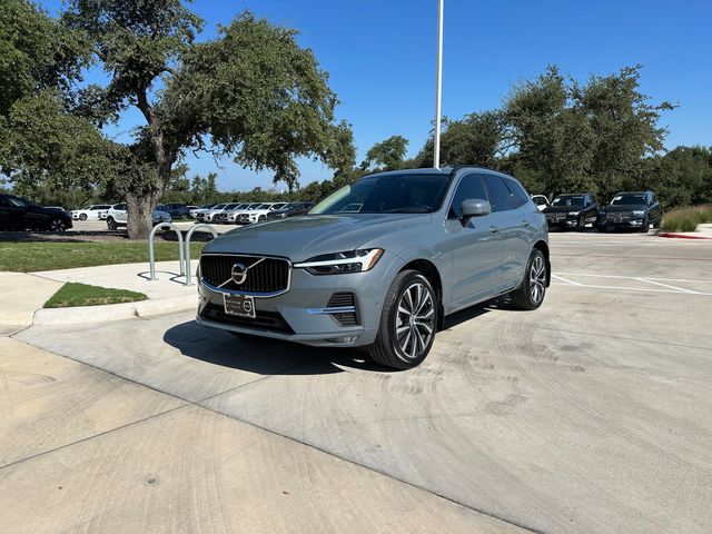 2022 Volvo XC60 Momentum