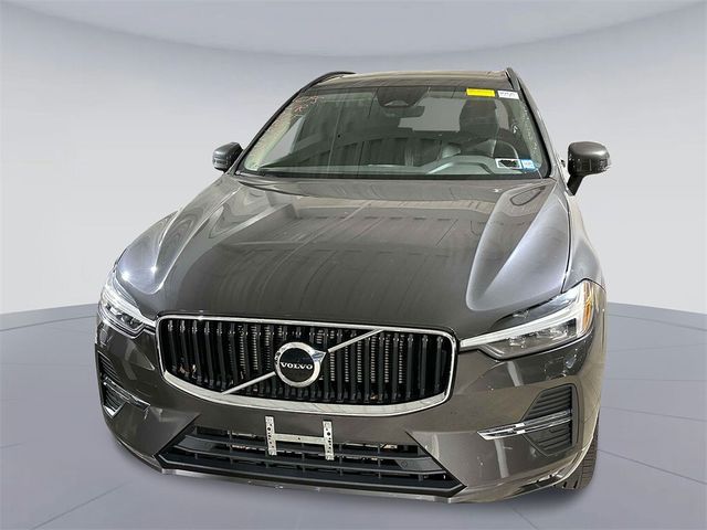 2022 Volvo XC60 Momentum