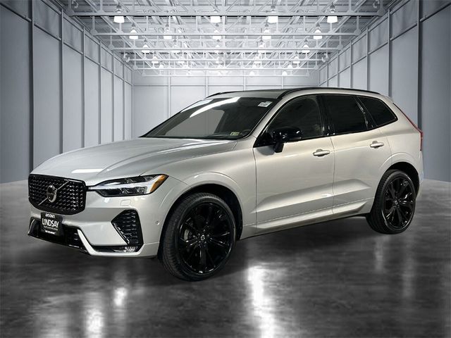 2022 Volvo XC60 R-Design