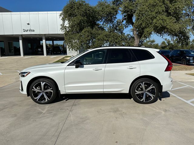 2022 Volvo XC60 R-Design