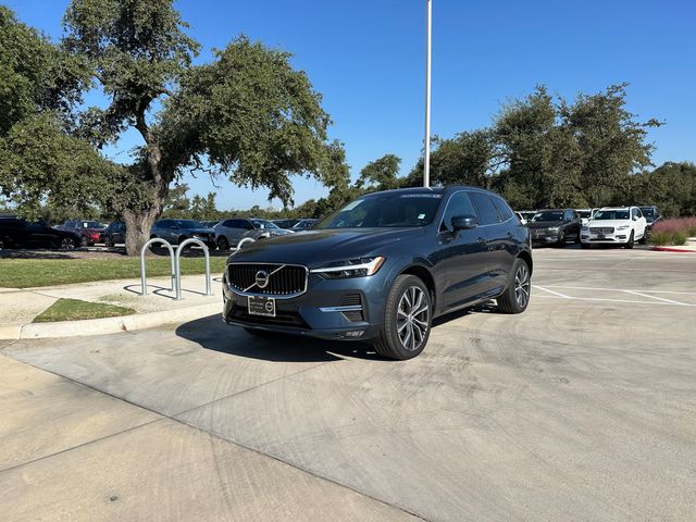 2022 Volvo XC60 Momentum