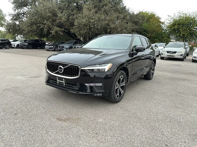 2022 Volvo XC60 Momentum