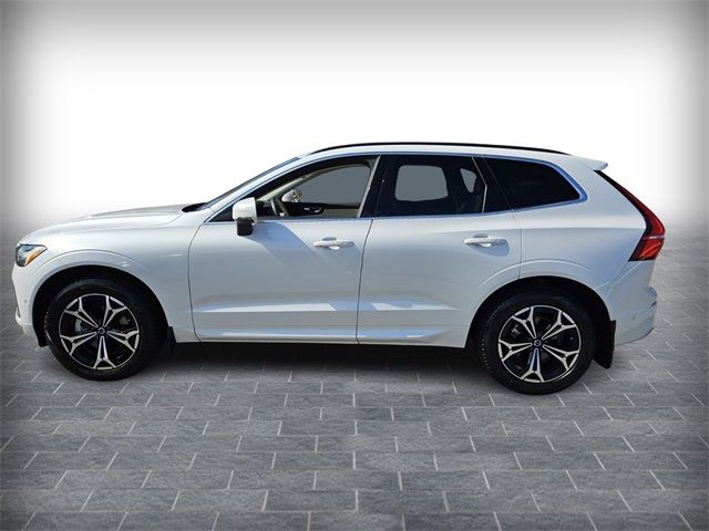 2022 Volvo XC60 Momentum