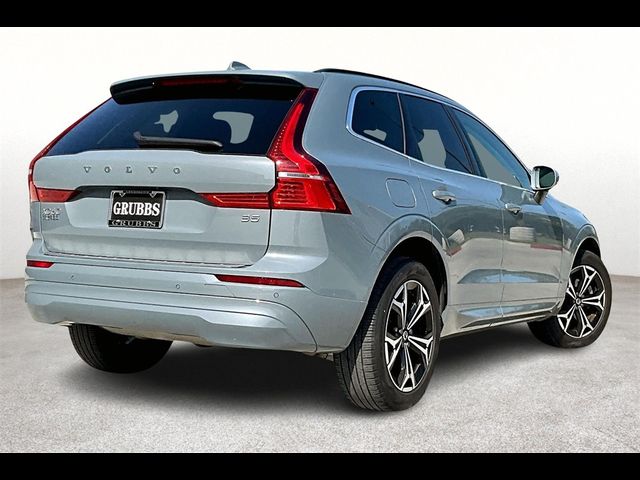 2022 Volvo XC60 Momentum