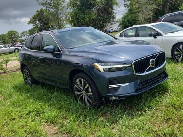 2022 Volvo XC60 Momentum