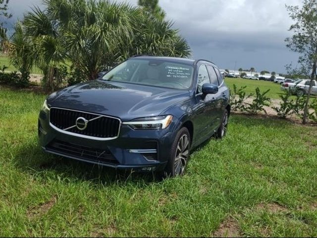 2022 Volvo XC60 Momentum