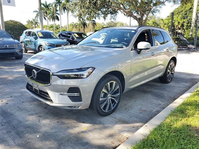 2022 Volvo XC60 Momentum