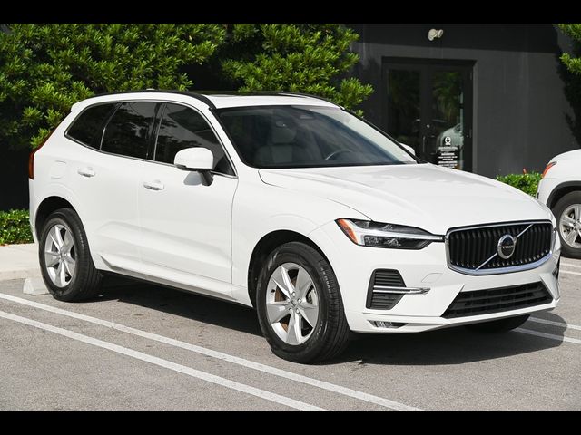 2022 Volvo XC60 Momentum