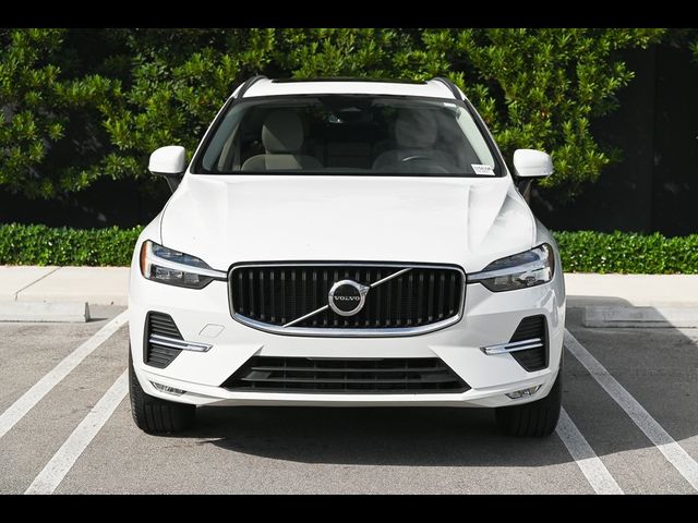 2022 Volvo XC60 Momentum