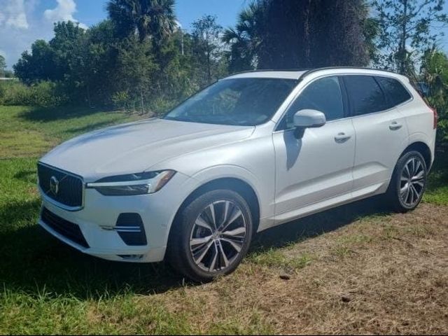 2022 Volvo XC60 Momentum