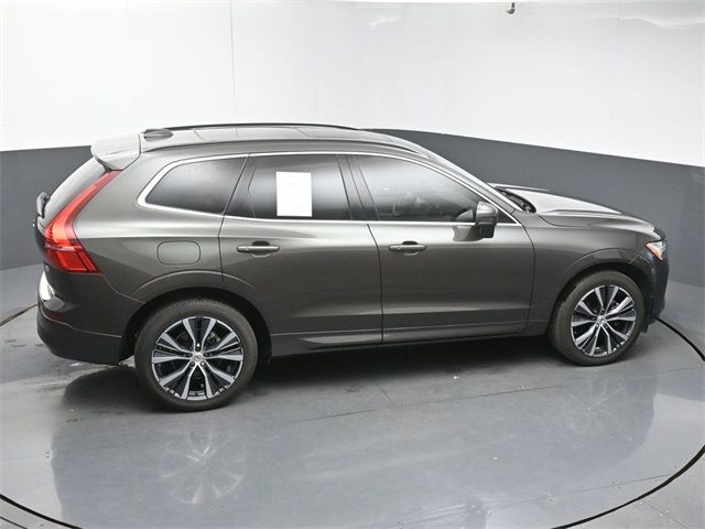 2022 Volvo XC60 Momentum