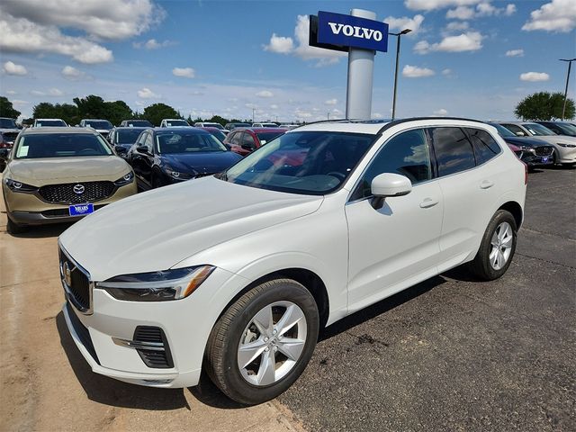 2022 Volvo XC60 Momentum