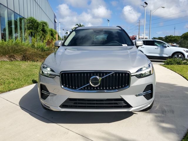 2022 Volvo XC60 Momentum