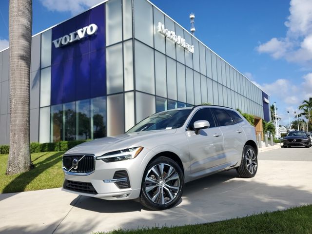 2022 Volvo XC60 Momentum