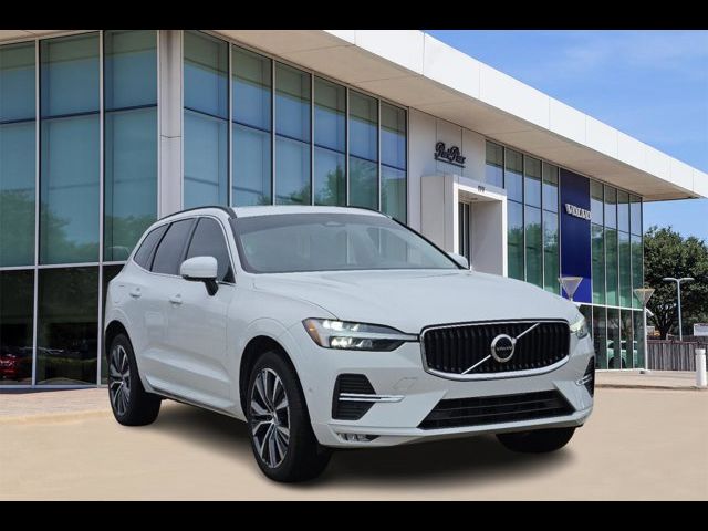 2022 Volvo XC60 Momentum