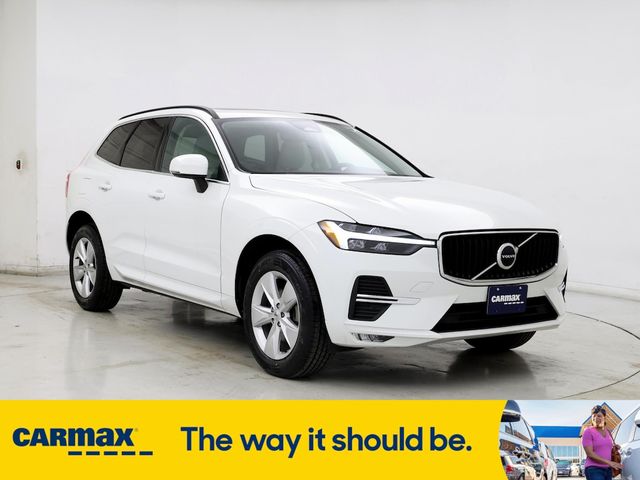 2022 Volvo XC60 Momentum