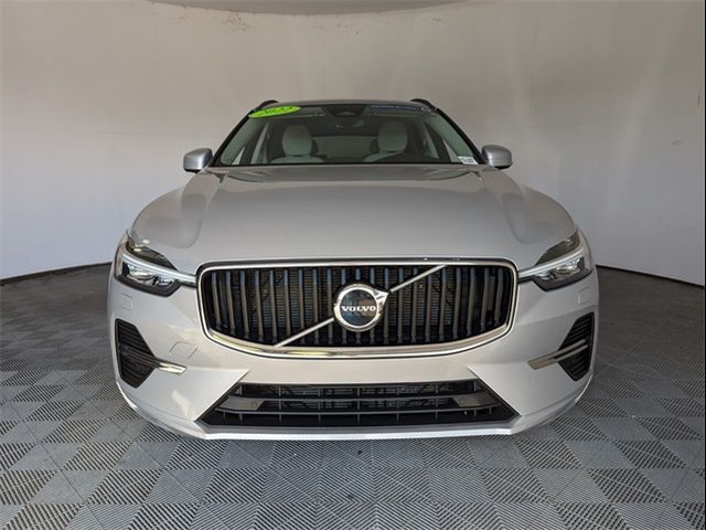 2022 Volvo XC60 Momentum