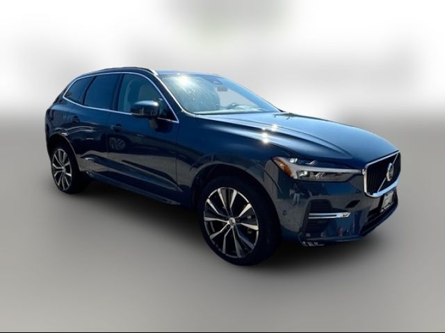 2022 Volvo XC60 Momentum