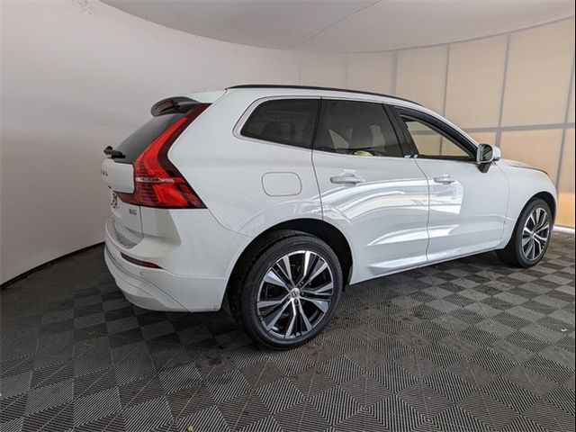 2022 Volvo XC60 Momentum