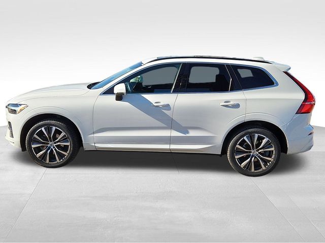 2022 Volvo XC60 Momentum