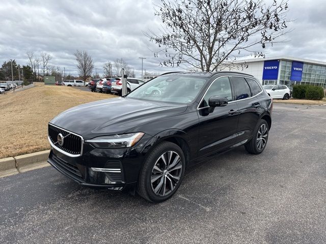 2022 Volvo XC60 Momentum