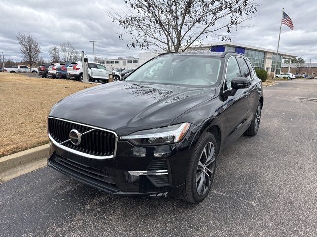 2022 Volvo XC60 Momentum