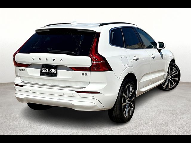 2022 Volvo XC60 Momentum