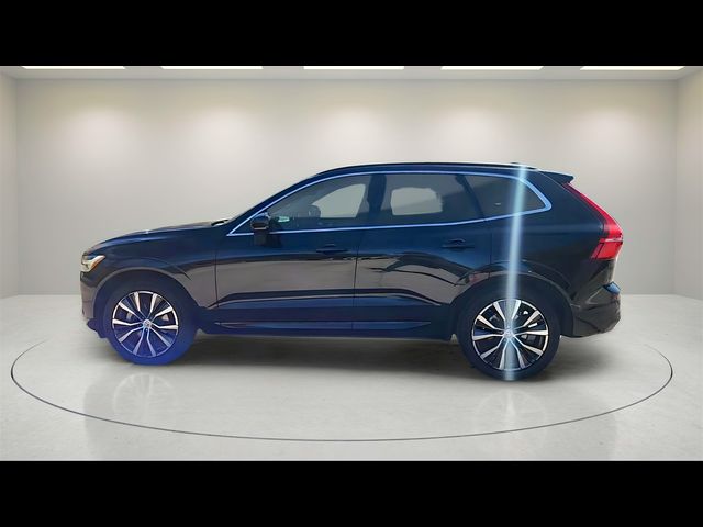 2022 Volvo XC60 Momentum