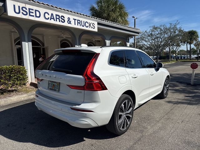 2022 Volvo XC60 Momentum