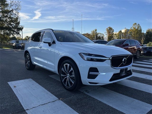 2022 Volvo XC60 Momentum